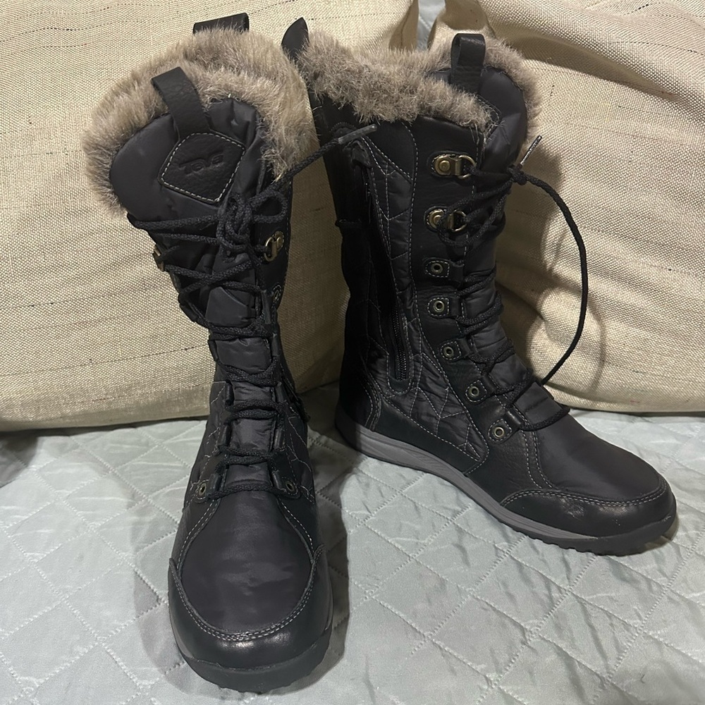 Teva Black Fur-Trimmed Winter Boots - Picture 1 of 10